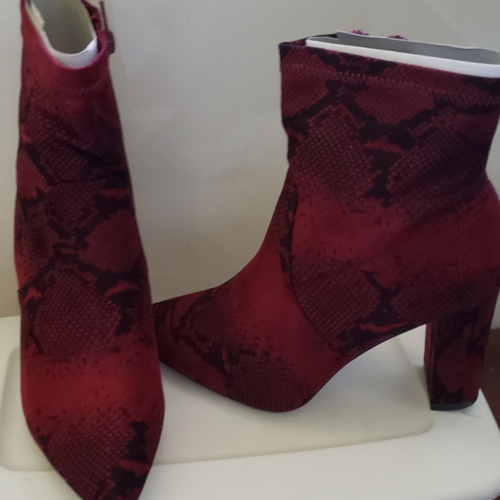 Heeled bootie